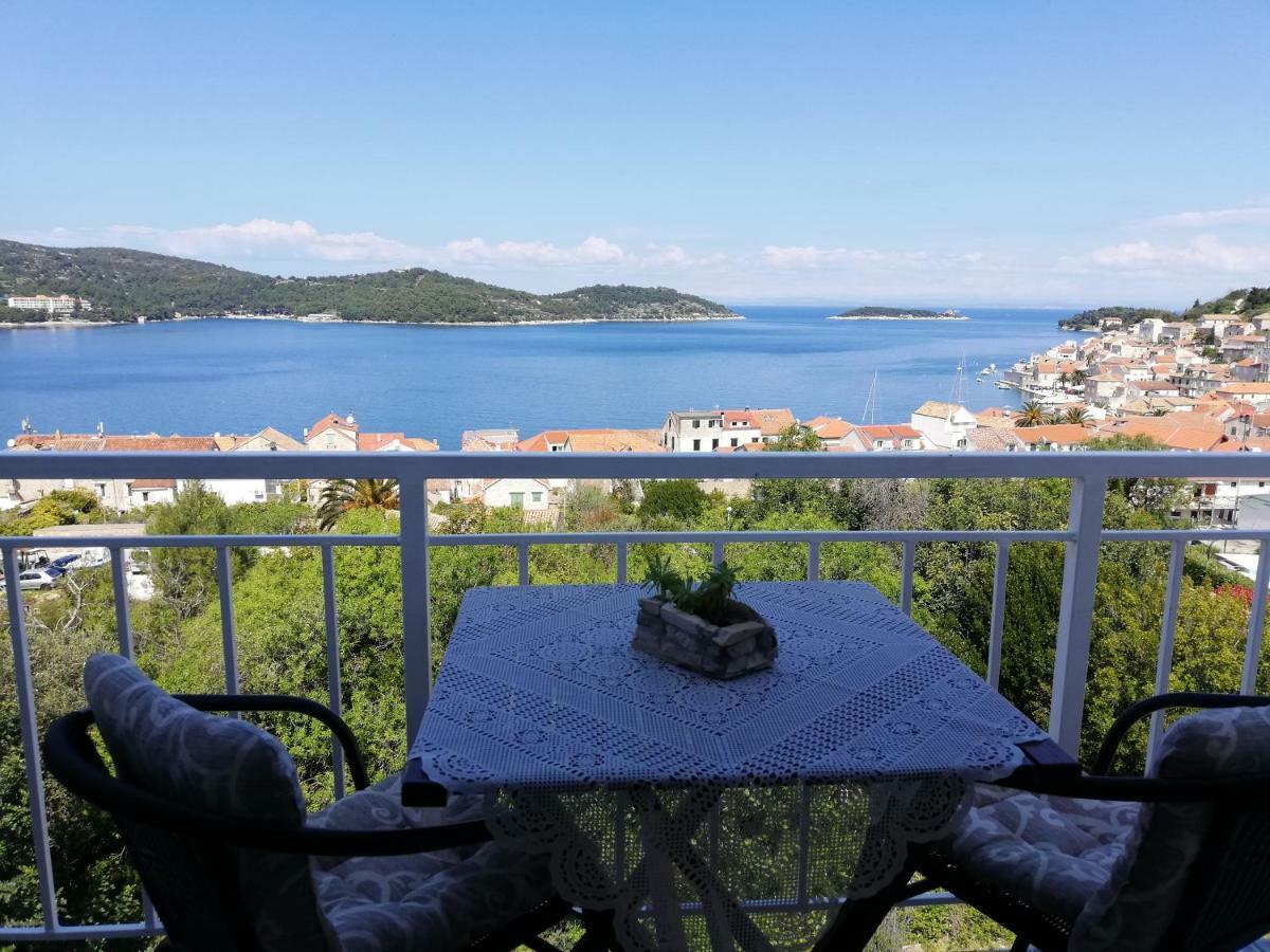 Apartment Pecarevic - A Holiday With A Stunning View Віс Екстер'єр фото